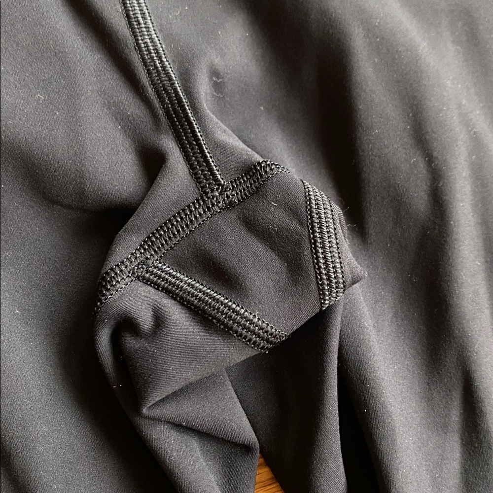 Lululemon In Movement Tight 25" *Everlux Black Size 6 - Picture 9 of 11